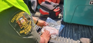 Conservation Officer, Ontario Agent de Protection